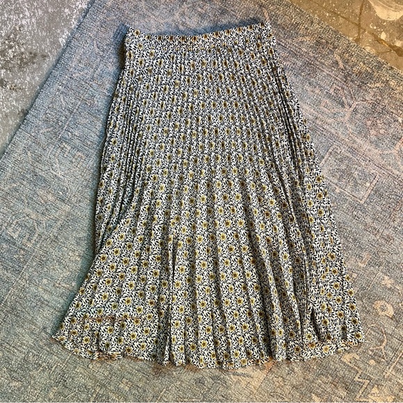 Max Studio Sunflower Pleated Midi Skirt - Picture 1 of 5